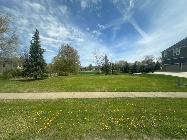 14487 Wilds Pkwy NW, Prior Lake, MN 55372