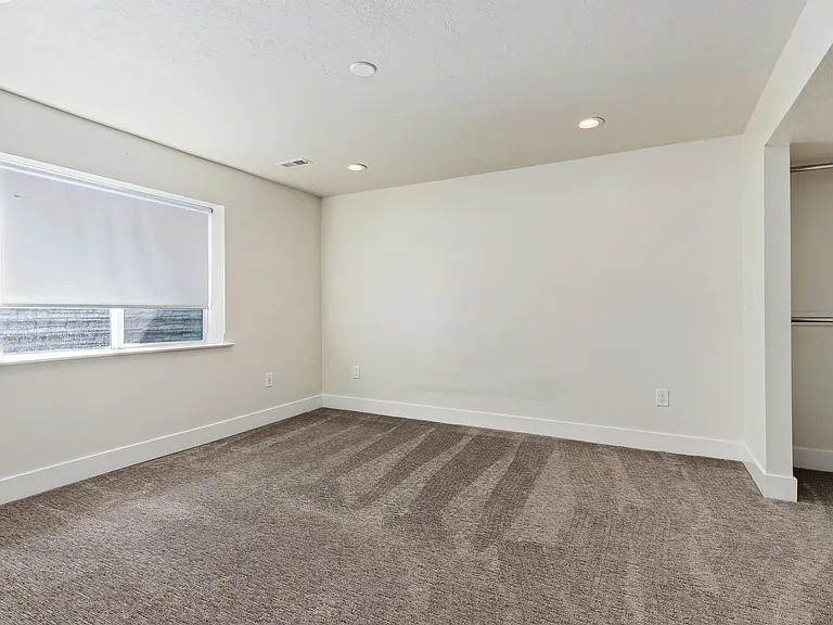 414 E 8800 S — Photo 30