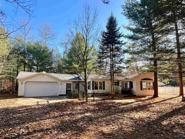 9374 Pine Circle Dr NW, Rapid City, MI 49676