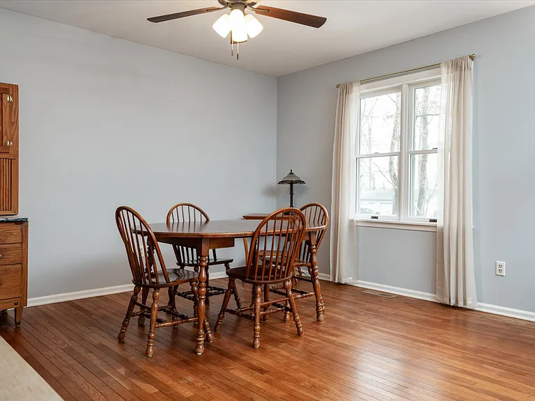 8953 Treesdale Dr — Photo 12