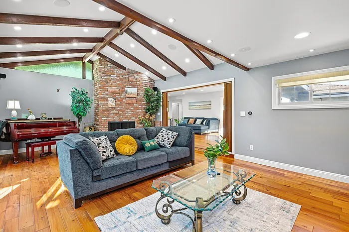 135 Underhill Dr — Photo 46