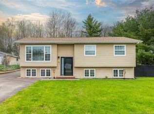 14 Chestnut Cres, Moncton, NB E1G2S4