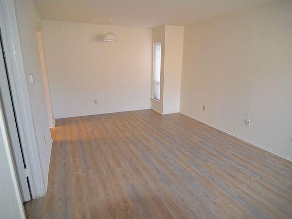 5th image of 3121 Park Ln APT 1128U