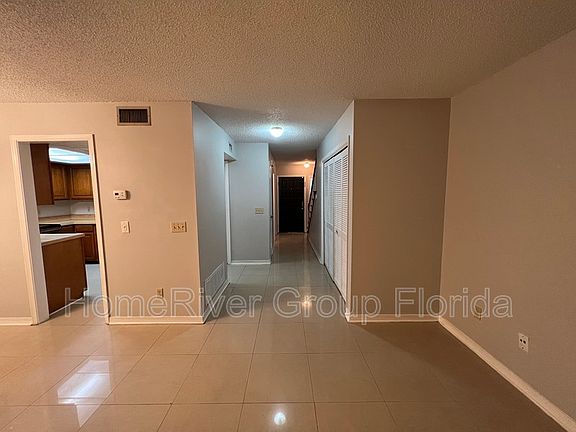 5th image of 8155 Plaza Gate Ln
