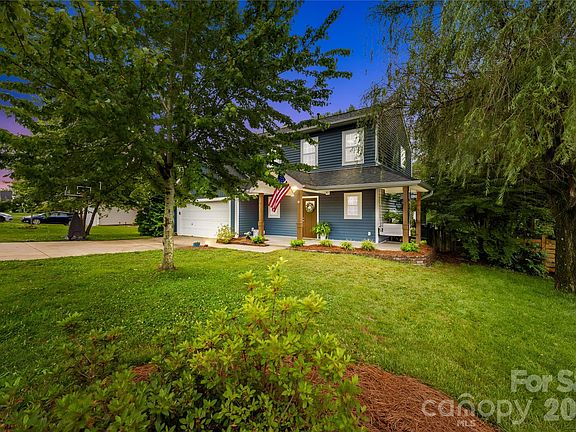 2nd image of 953 Rocky Meadows Ln