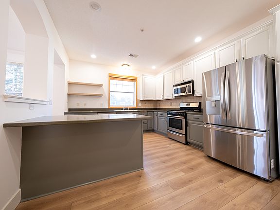 4th image of 11345 Stratton Ave