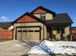 1675 3rd St, Hood River, OR 97031