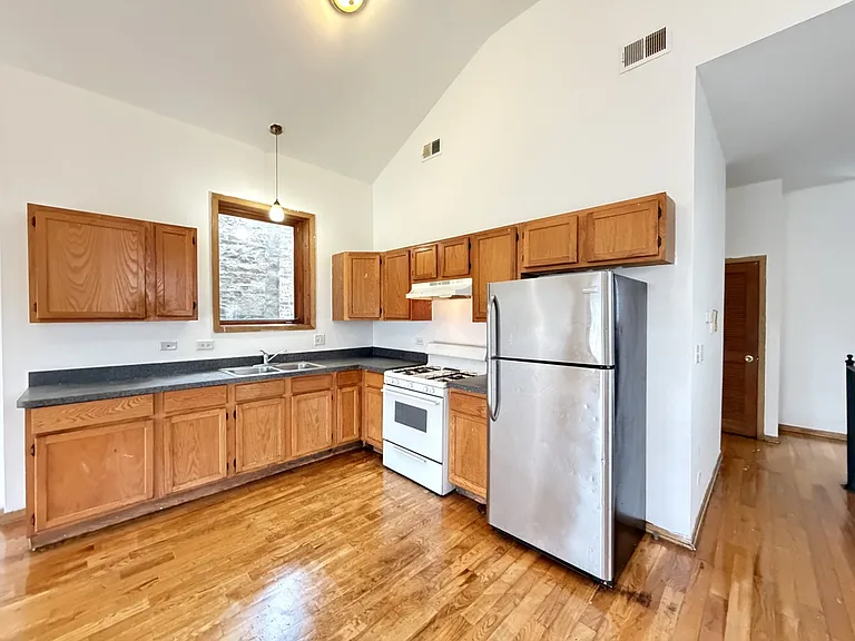 3100 W Polk St #4 — Photo 3