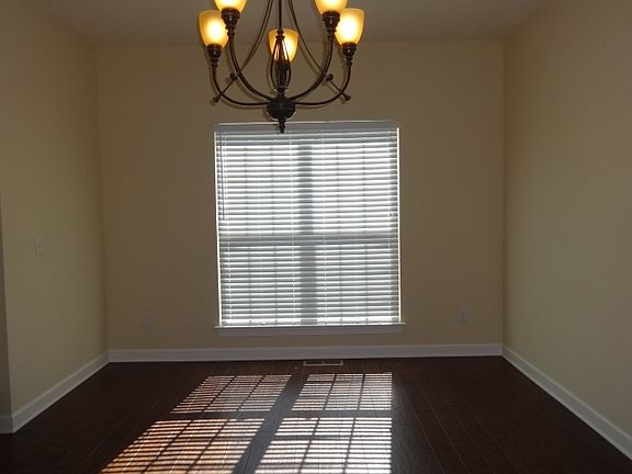 3rd image of 5566 Oak Chase Dr