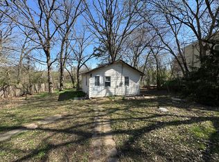 404 Nippersink Dr, McHenry, IL 60050