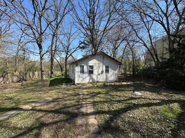 404 Nippersink Dr, McHenry, IL 60050