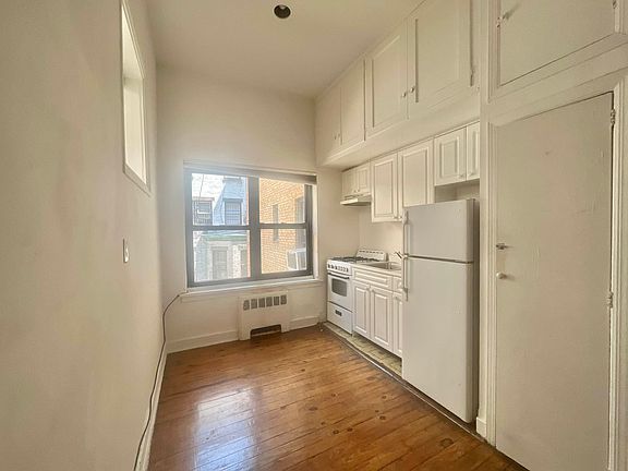 2nd image of 11 E 78th St APT 4B