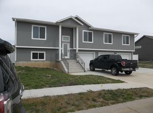1614 W 11th St, Chanute, KS 66720