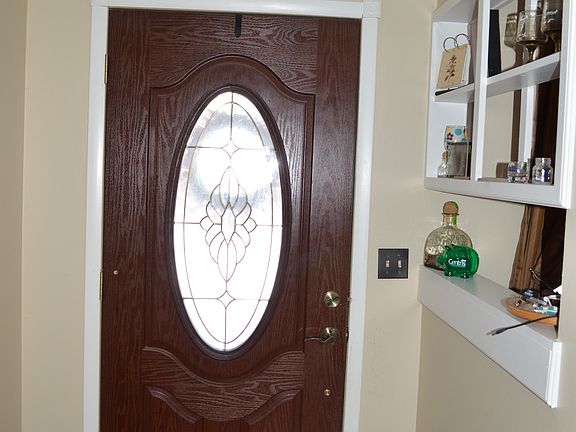 2nd image of 1121 S Carr Ave