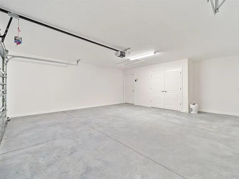 2421 Hobkirk Loop — Photo 29