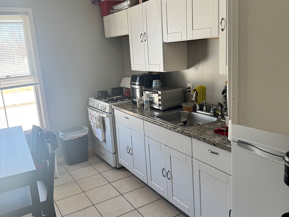 1st image of 77 N Gaston Ave APT 3