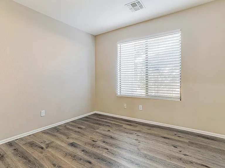 4148 E Stratford Pl — Photo 13