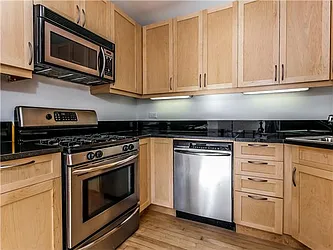 Sold by Avenue Sotheby's International Realty