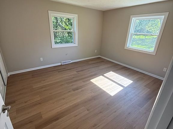 3rd image of 1443 Canton Rd