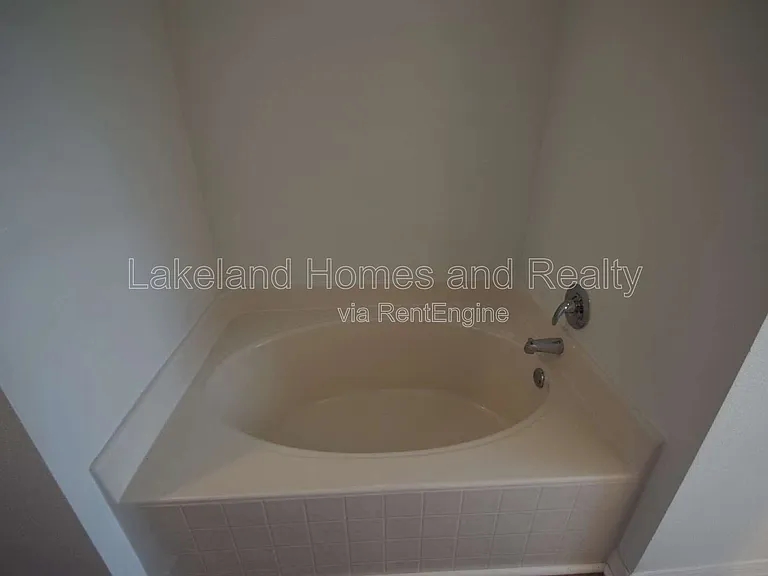 5123 Spanish Oaks Dr — Photo 28