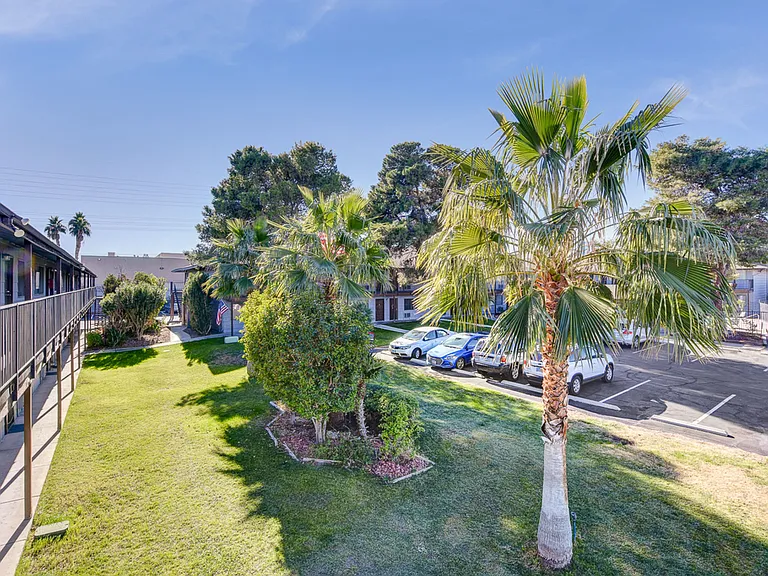 4050 Palos Verdes St_14