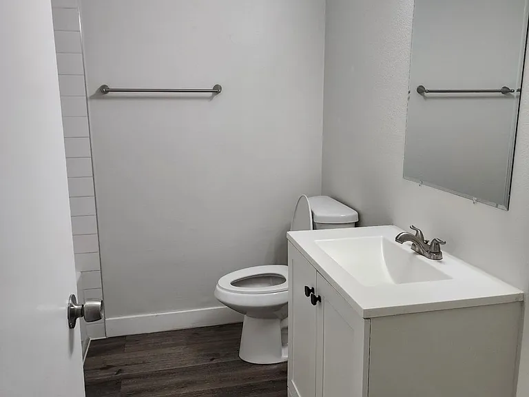 Casa Blanca Apartments — Photo 7