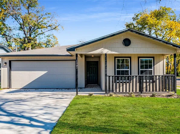 1301 N 11th St, Waco, TX 76707