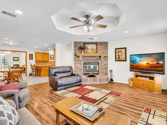 5th image of 2244 Becky Ln