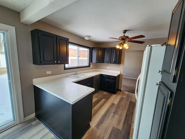 332 Drake Ave — Photo 3