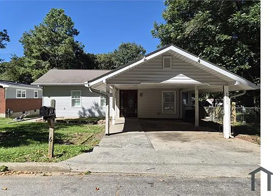 4 bed, 1486 sqft, $3,300 — Photo 2