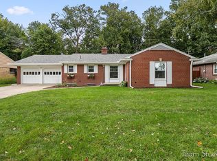 2864 Chamberlain Ave SE, Grand Rapids, MI 49508