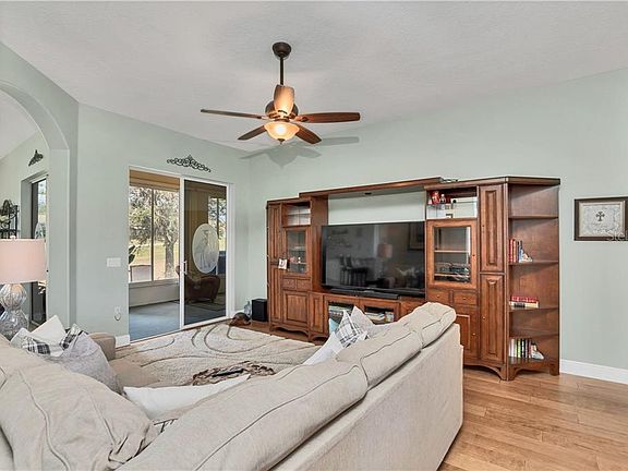 5th image of 1122 Everest St