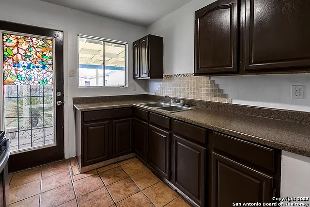5434 Plumtree Dr — Photo 10