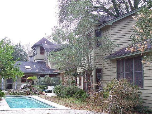 4th image of 215 Anguilla Ave