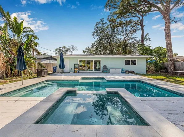 4901 Venetian Blvd NE, Saint Petersburg, FL 33703