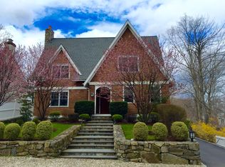 25 Witch Ln, Norwalk, CT 06853