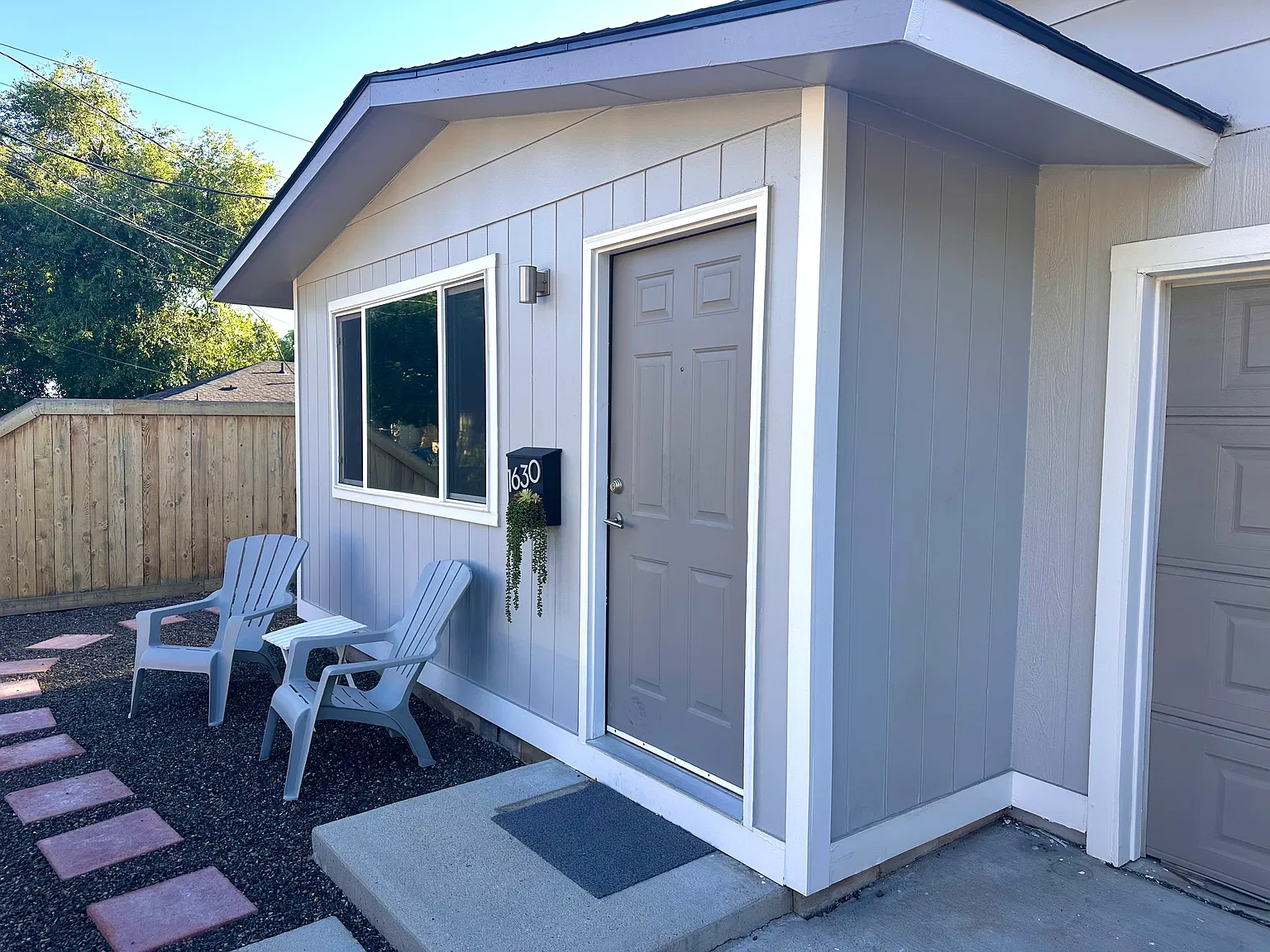 2 bed, 900 sqft, $1,800 — Photo 2