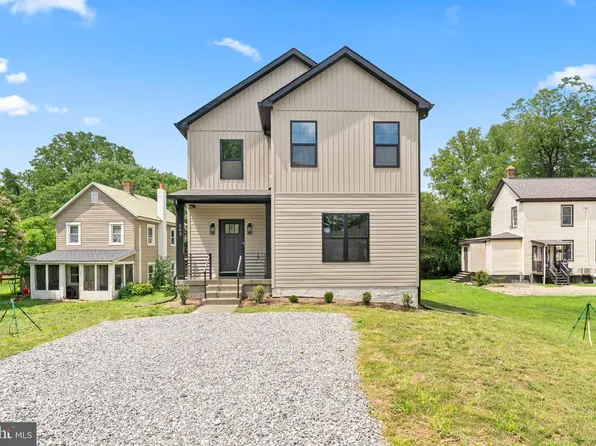 203 Jett Dr, Fredericksburg, VA 22405
