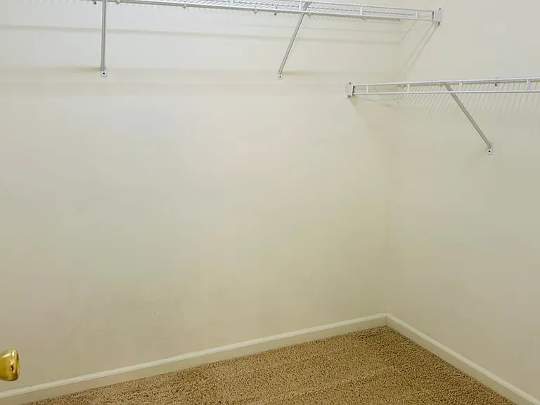 711 Dutchman Ct — Photo 34