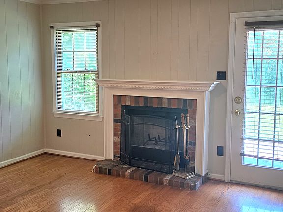 4th image of 901 Fairborn Cir