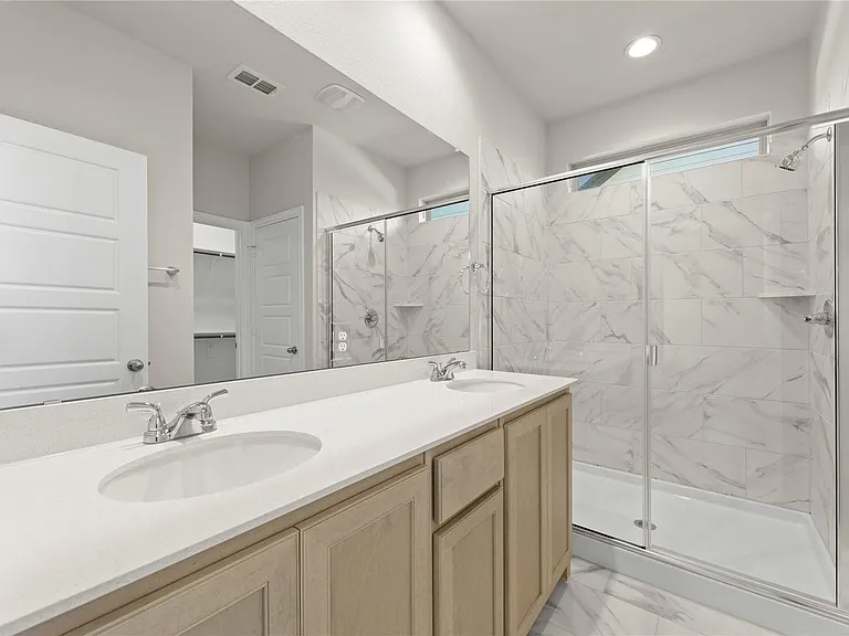1641 Meadow Crest Dr — Photo 19
