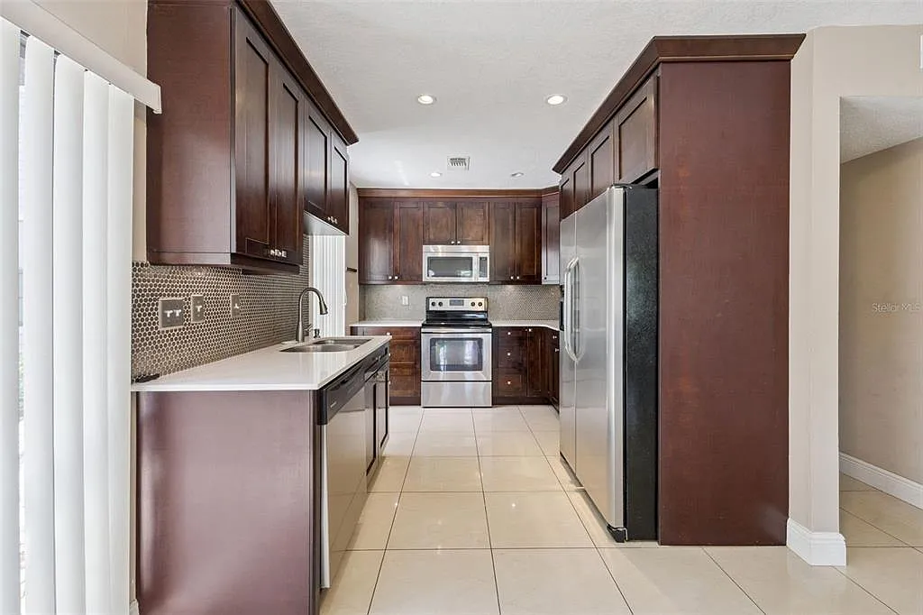3 bed, 2.0 bath, 1250 sqft, $1,750 — Photo 4
