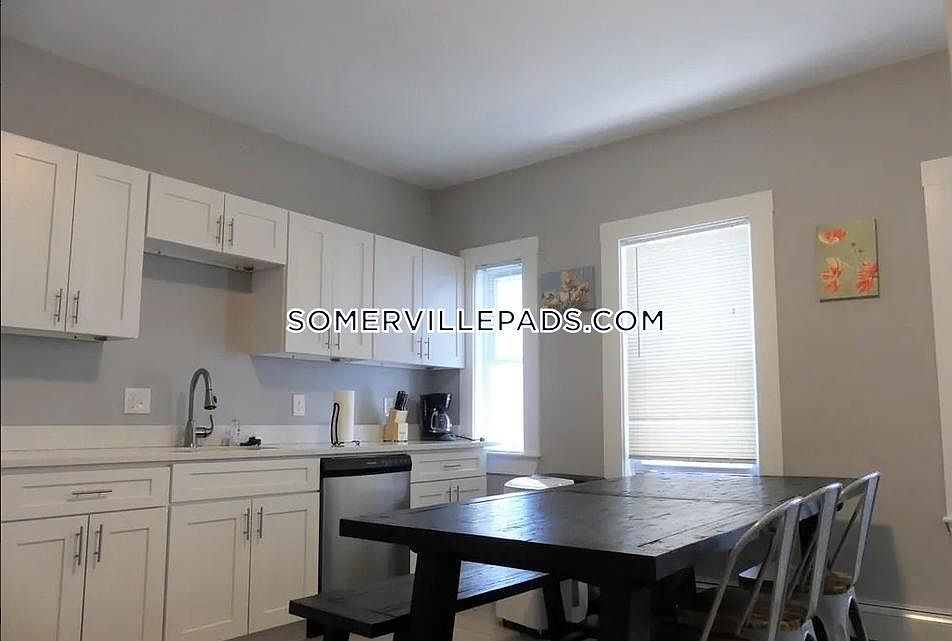 1st image of 10 Greenville St #1R