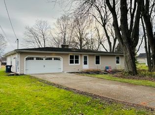 128 N 8th St, Hebron, OH 43025