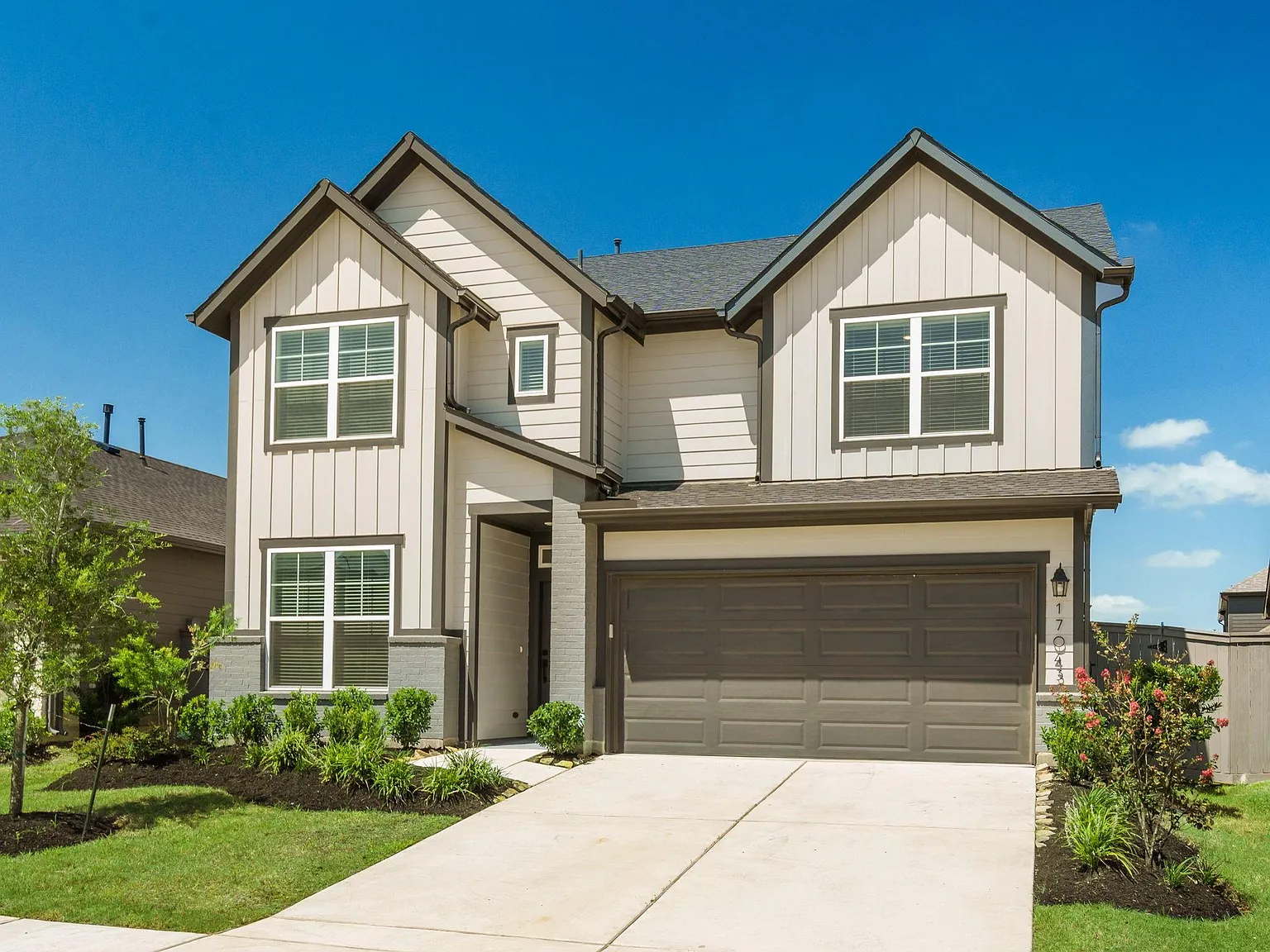 4 bed, 2.5 bath, 2666 sqft, $2,875 — Photo 3