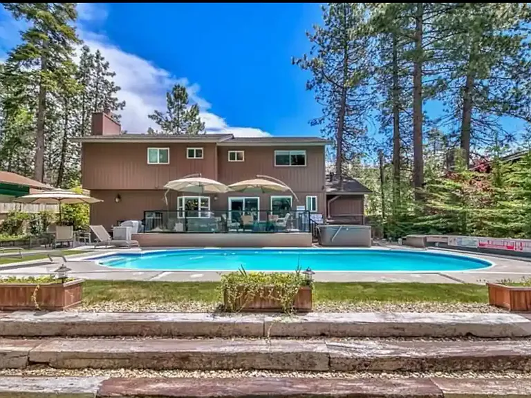 1062 Myron Dr — Photo 8