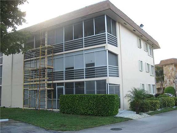 2nd image of 700 Village Green Ct APT 101