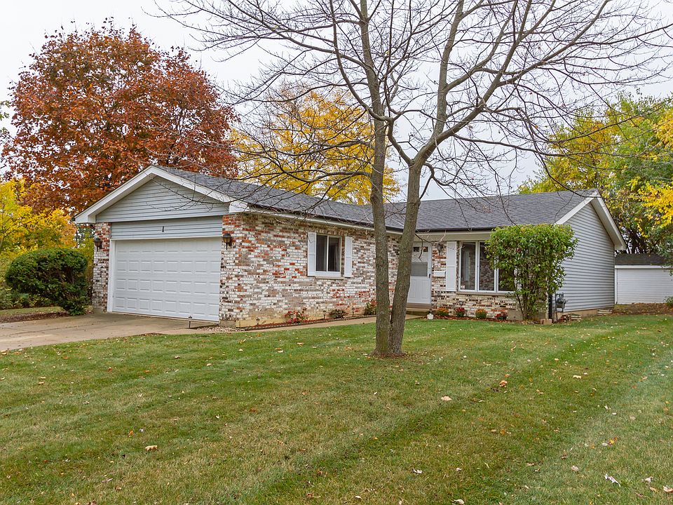 1st image of 1 W Beech Dr