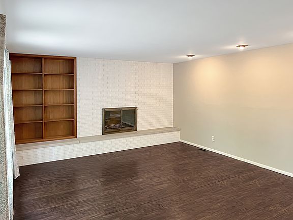 4th image of 4217 E Maple Manor Pkwy