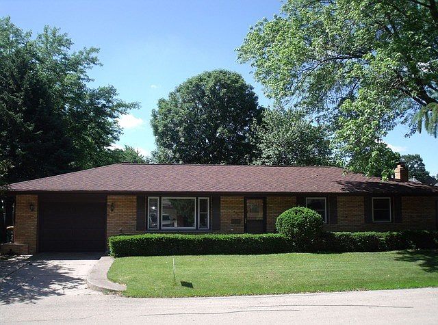 1st image of 820 Birchwood Dr